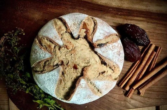 pan con datiles canela